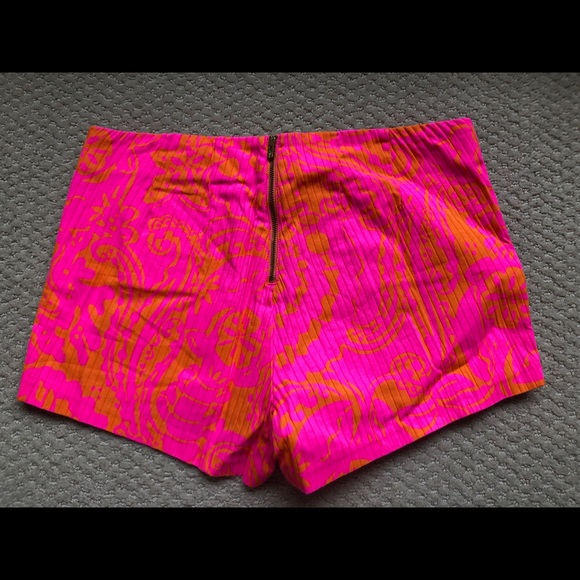 Lilly Pulitzer NWOT Pink Shorts 3” Inseam Size 4 - Picture 2 of 3